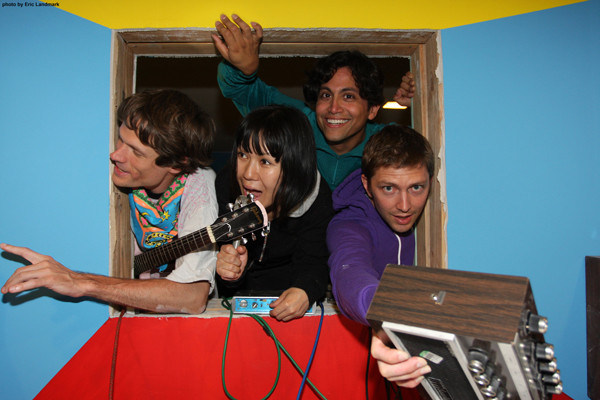 Deerhoof_kicsi_foto_eric_landmark_5